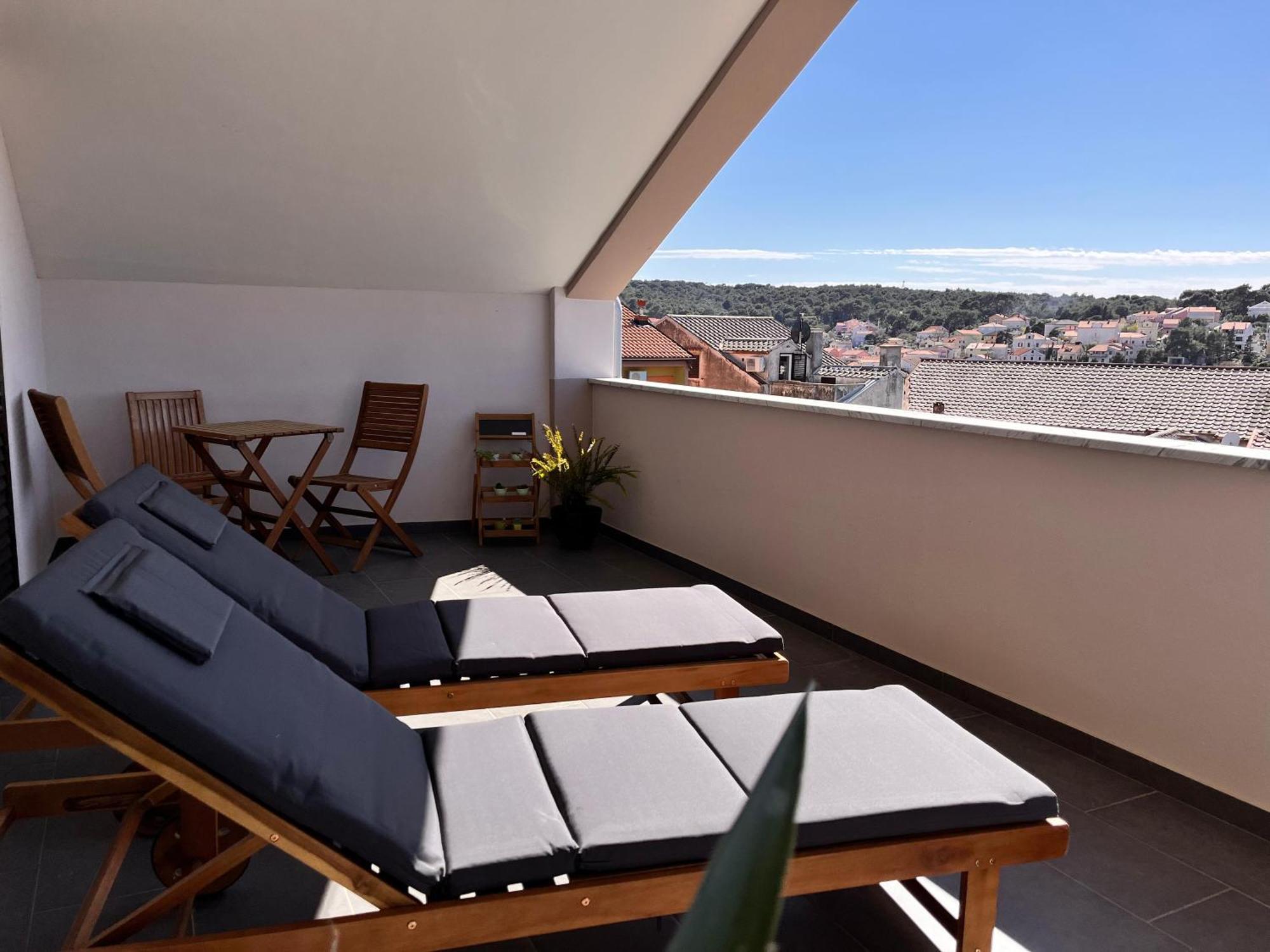 Apartment Oscar Малий Лошинь Екстер'єр фото