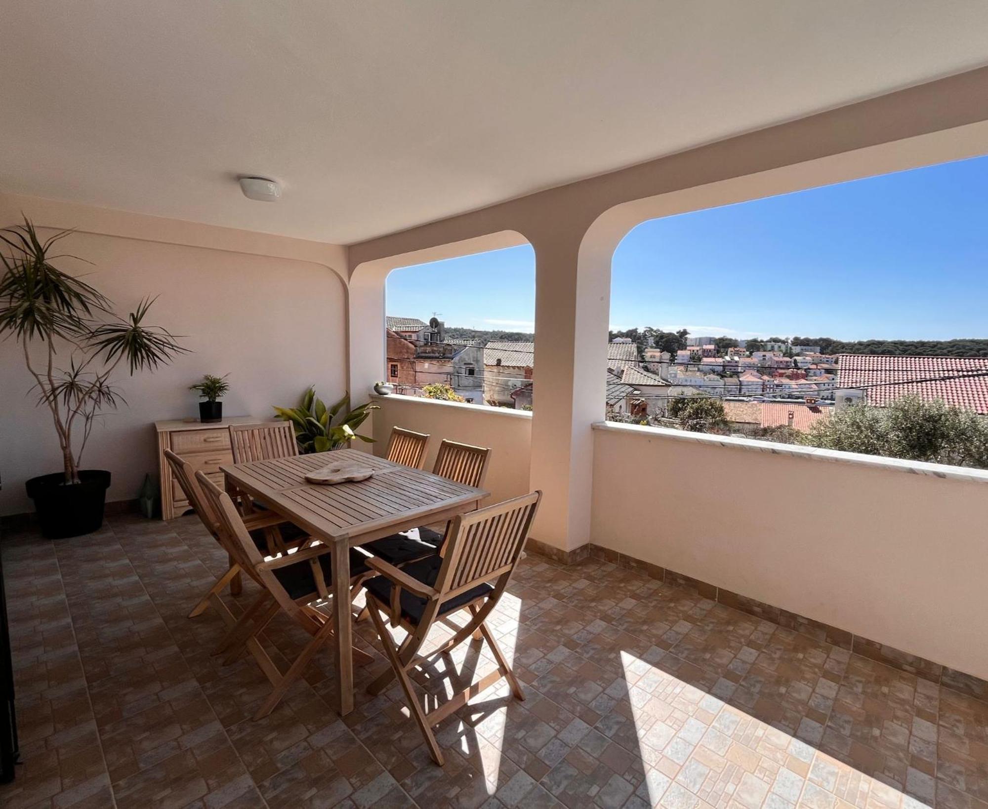 Apartment Oscar Малий Лошинь Екстер'єр фото