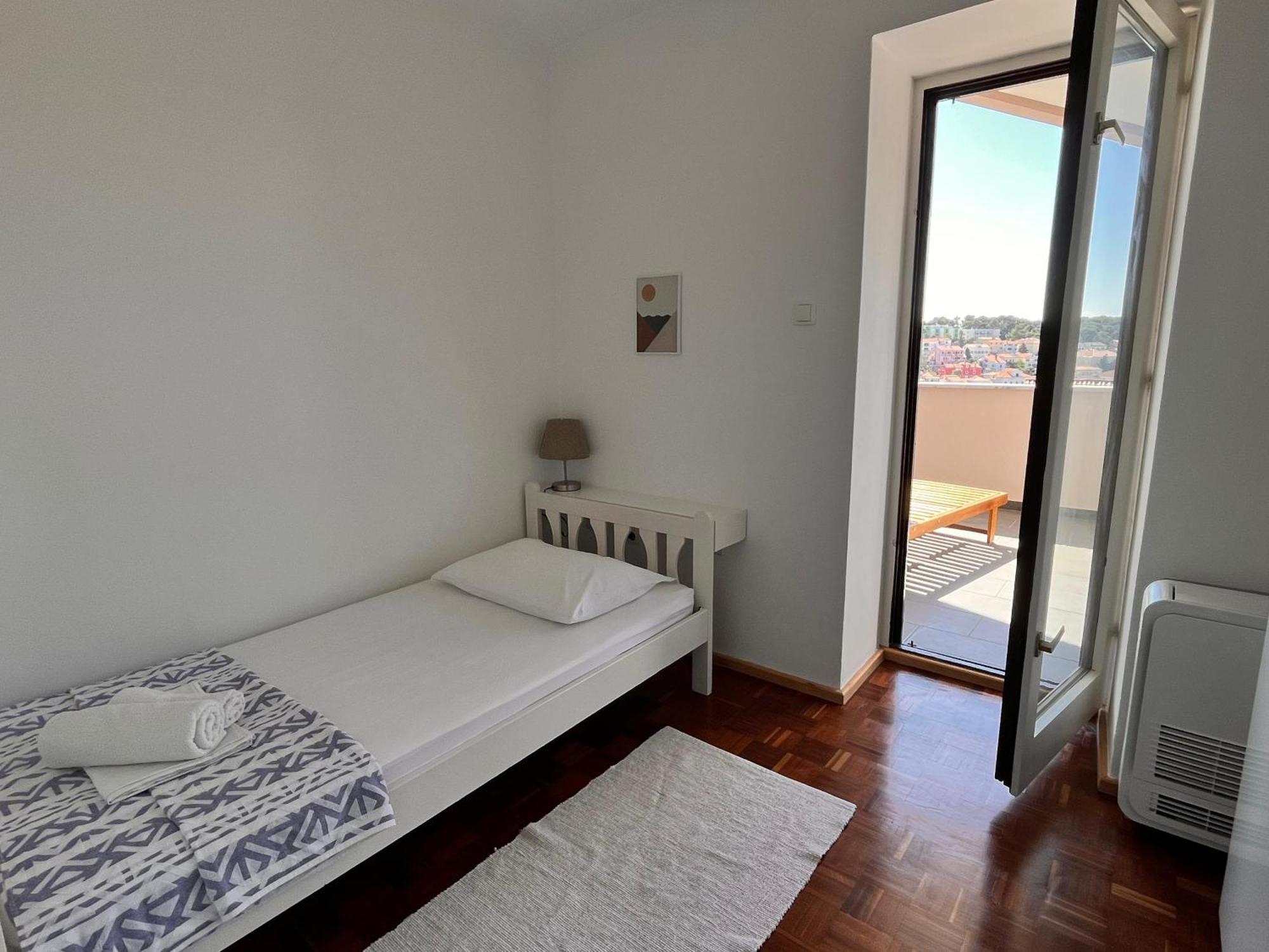 Apartment Oscar Малий Лошинь Екстер'єр фото