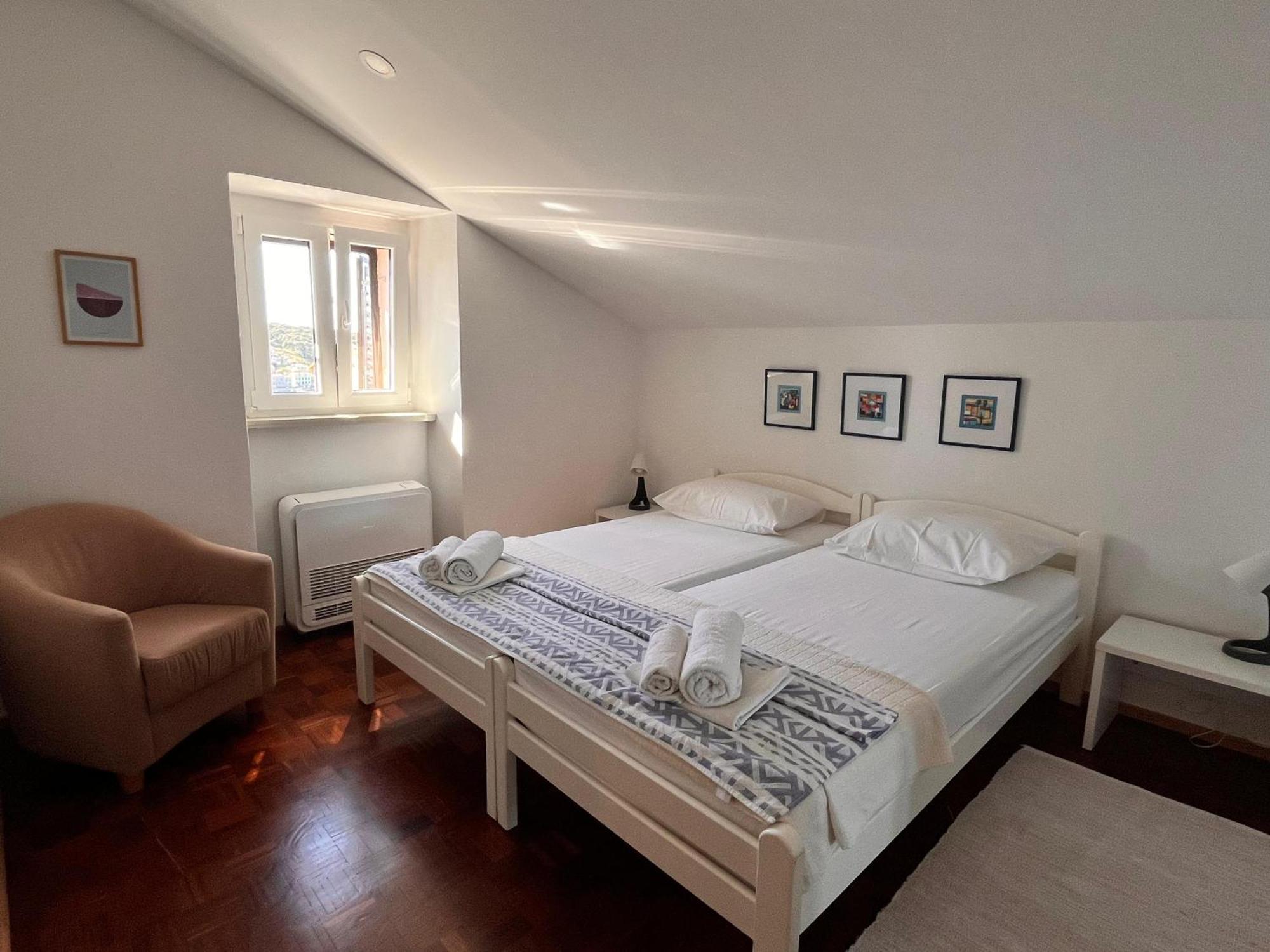Apartment Oscar Малий Лошинь Екстер'єр фото